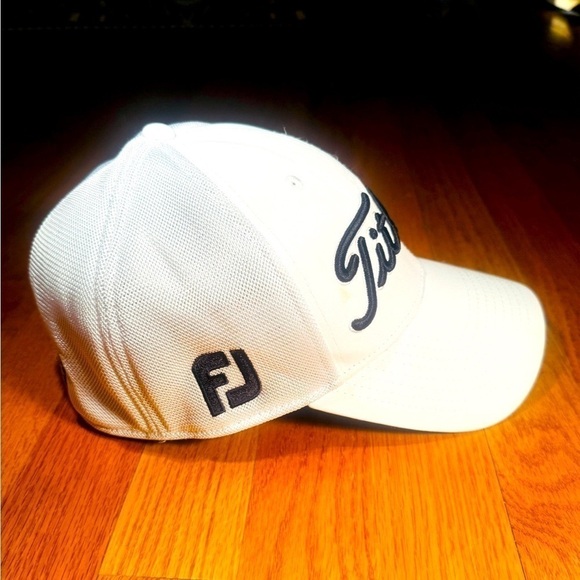 Titleist Tour Sports Mesh Golf Hat | Who Plays Golf? ⛳️​ - Picture 4 of 11